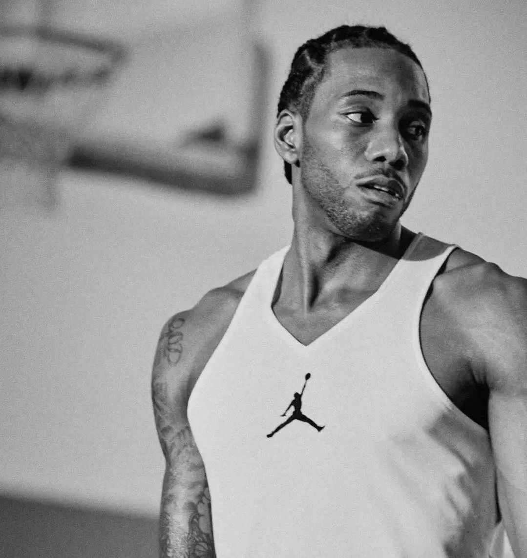 战胜阿森纳后，热刺社媒发文：又一座奖杯到手（力克阿森纳后，热刺社媒：奖杯再入账）