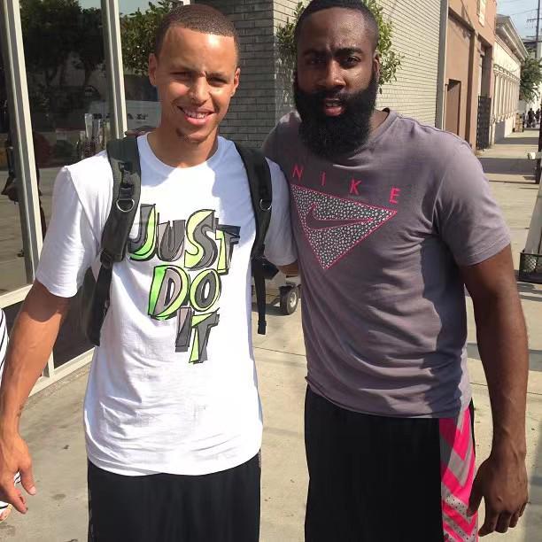 法媒：非洲杯黄牛票泛滥致使观众大减，不法分子盗取观众信息钱财（法媒称非洲杯黄牛猖獗致上座率下滑，不法分子窃取观众个人信息与资金）