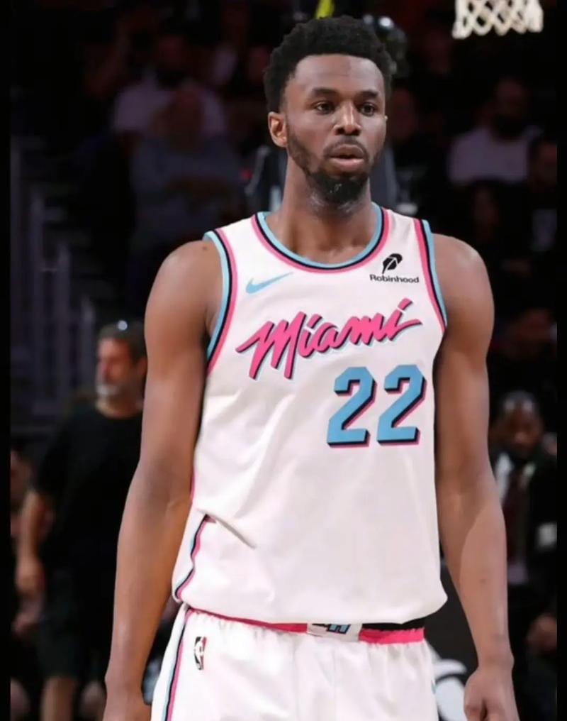 国安主场战平广州恒大（国安坐镇主场与广州恒大战成平局）