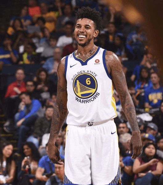 威少半场表现概述（威少上半场表现一览）