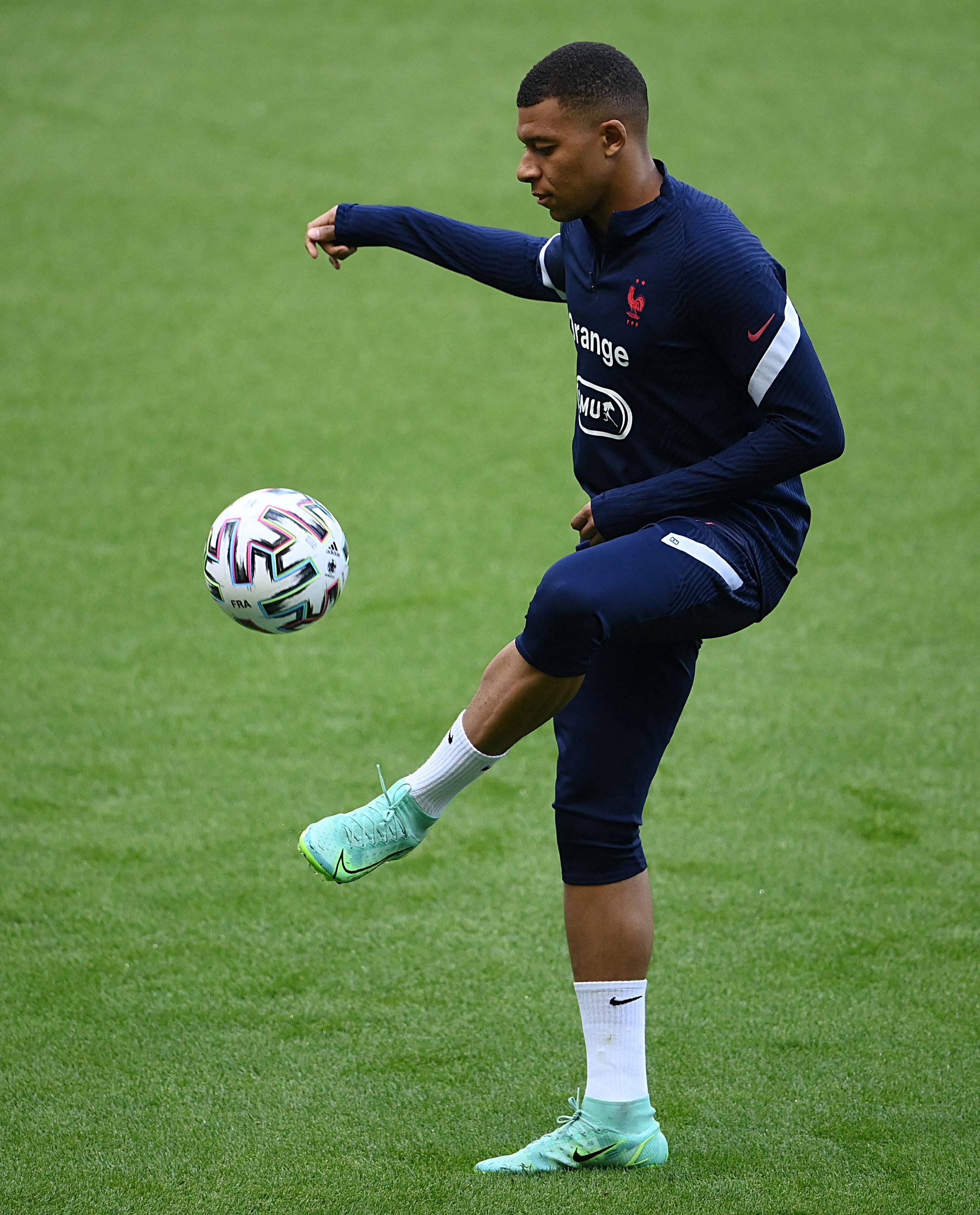 于帕：尤其感谢孔帕尼对我的指导；已经克服注意力不集中问题（于帕感谢孔帕尼悉心指点：注意力不集中已成过去）