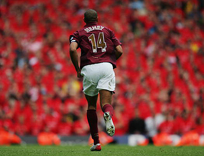 斯基拉丨米兰球探现场考察萨索洛两后卫（斯基拉：米兰球探赴现场考察萨索洛两名后卫）