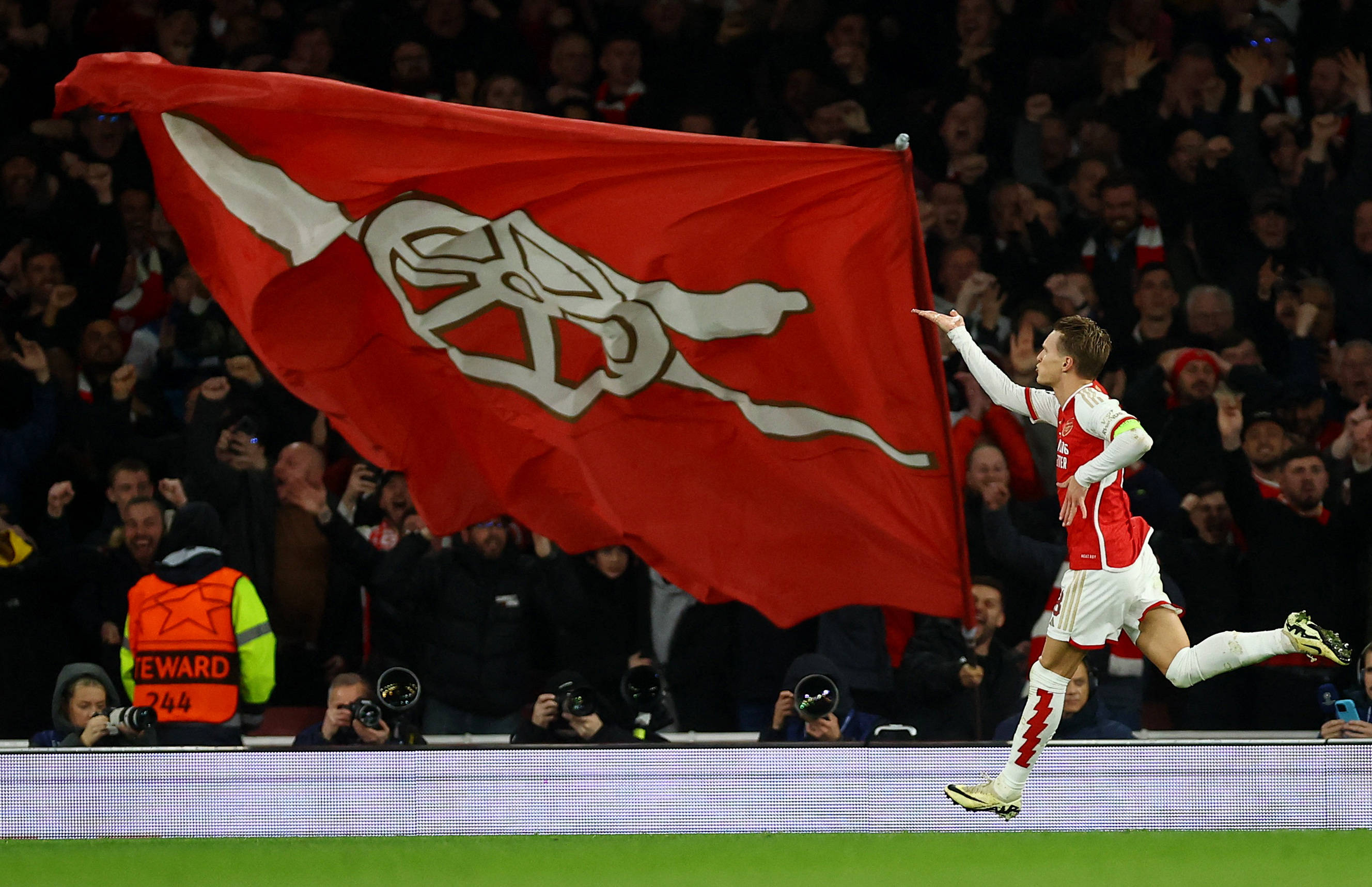 佩莱格里尼：VAR和赛季前解释的完全相反；巴萨把握机会更强（佩莱格里尼：VAR执行与季前说法背道而驰，巴萨门前效率更胜一筹）