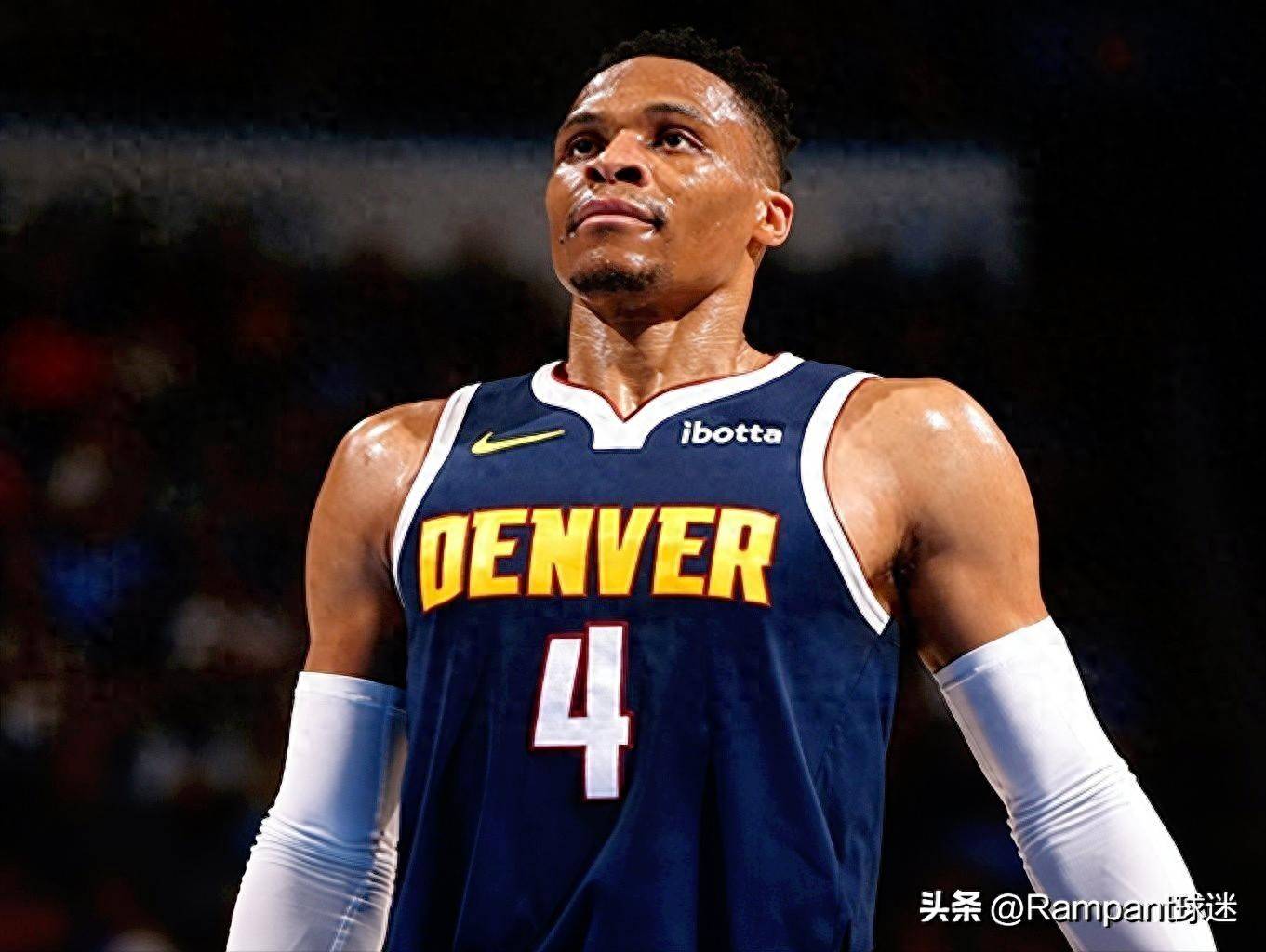 众名宿挺梅努：自家天才不受待见，要在别队曼联又会天价求购（多位名宿力挺梅努：曼联自家天才遭冷落，若在他队红魔必砸天价求购）