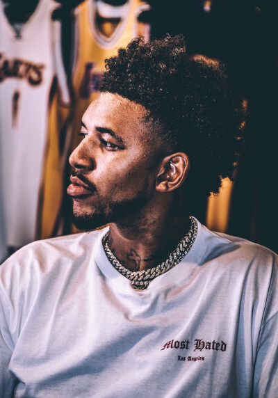 铁锤帮新援威尔逊曾嘲讽自己的新东家，签约后遭到球迷调侃（曾嘲讽新东家的铁锤帮新援威尔逊签约后反遭球迷调侃）