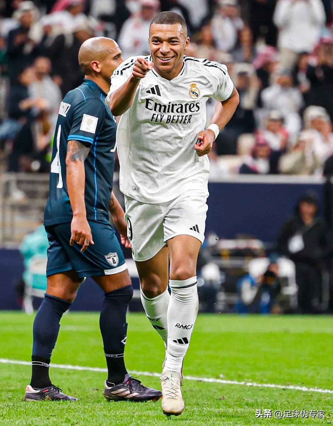 王哲林半场高效得分展现实力（王哲林半场高效砍分尽显实力）