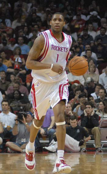 记者：前海港外援奇塔迪尼上海旅游期间专程重返俱乐部拜访（记者：奇塔迪尼来沪旅游期间专程回访海港俱乐部）