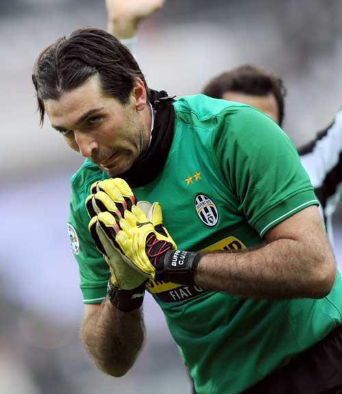 昔日冠军后卫！普尔半场9中4中拿11分3板3断，3+1和高难度上篮都有（前冠军后卫普尔半场9投4中拿下11分3板3断，3+1与高难度上篮俱全）