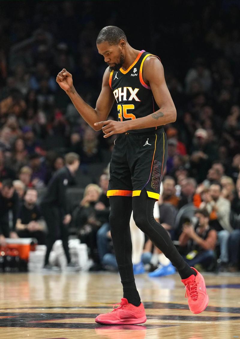 半场战报：阿联酋1-1伊拉克，卢安齐尼奥，阿里-哈马迪破门（半场速报：阿联酋1-1伊拉克，卢安齐尼奥与阿里-哈马迪各建功）