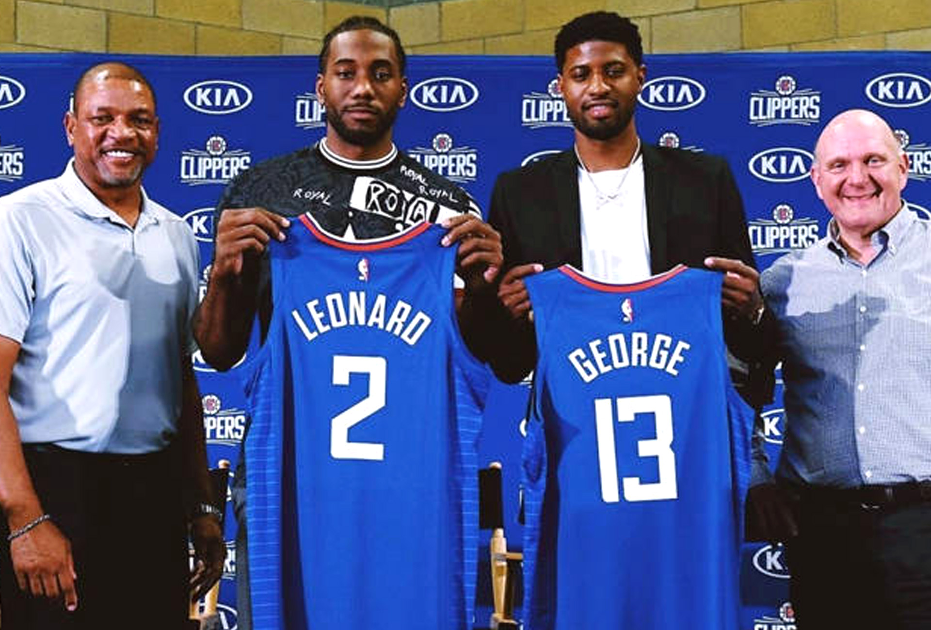 莫伦特斯：皇马应该公开力挺阿隆索；部分球员已脱离球队计划（莫伦特斯：皇马应公开支持阿隆索，部分球员已不在球队计划内）