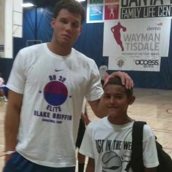 足球巴萨高层称将坚定走年轻化路线（巴萨管理层称将坚定推进年轻化战略）