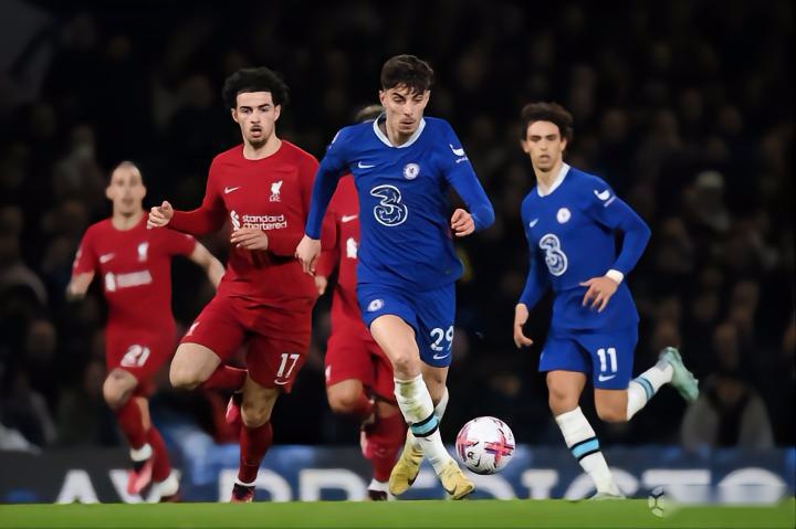 迪乌夫：齐沃经常和我交流帮我提高，高兴自己的机会越来越多（迪乌夫：齐沃常与我沟通助我提升，为机会增多而欣喜）