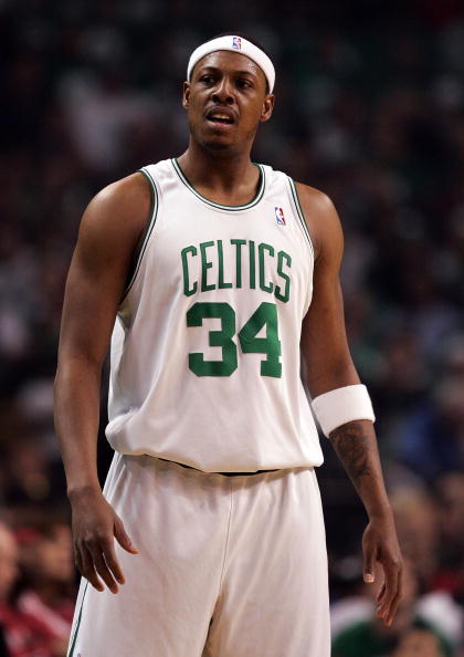 王牌对决！姆巴佩21场25球4助，哈兰德20场20球3助（双骄争锋！姆巴佩21战25球4助，哈兰德20战20球3助）