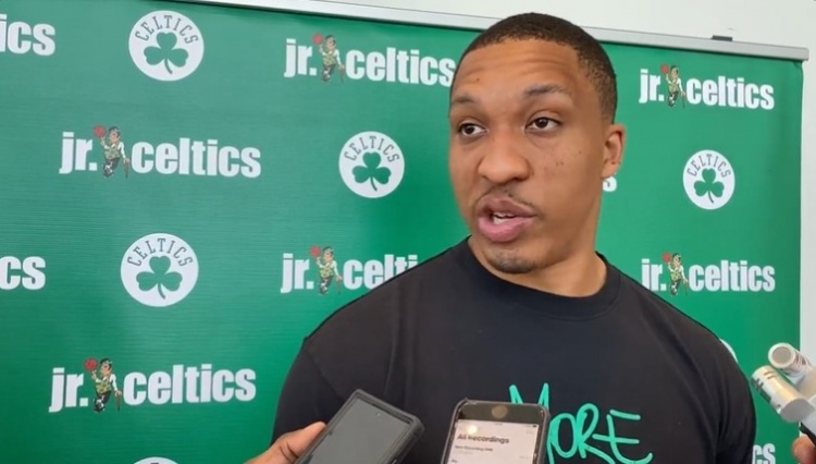 第一节比赛还剩30.3秒！首钢叫暂停，江苏22比28北京（首节还剩30.3秒，首钢请求暂停：江苏22-28北京）