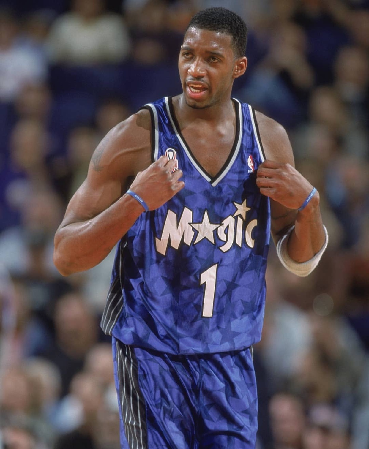 都体：DV9肌肉不适但伤情不重，保险起见周末联赛会替补（都体：DV9肌肉轻微不适无大碍，周末联赛为稳妥将从替补席出发）