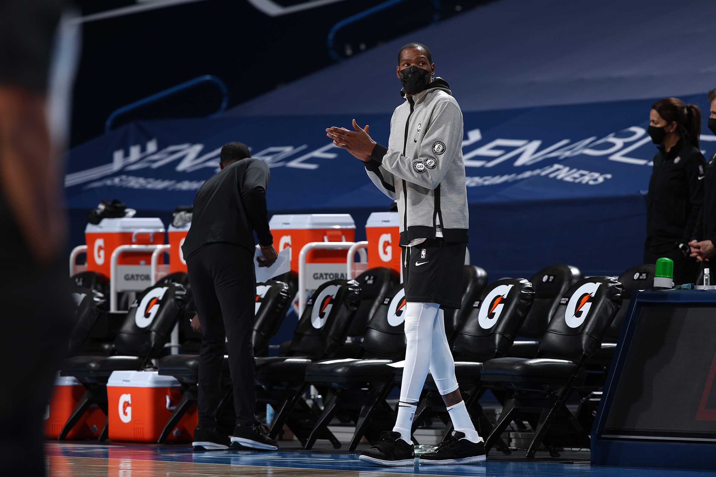 布冯：从未见过球迷从55分钟开始嘘国家队，这没有任何建设性（布冯：球迷从第55分钟起嘘国家队毫无建设性，我从未见过）