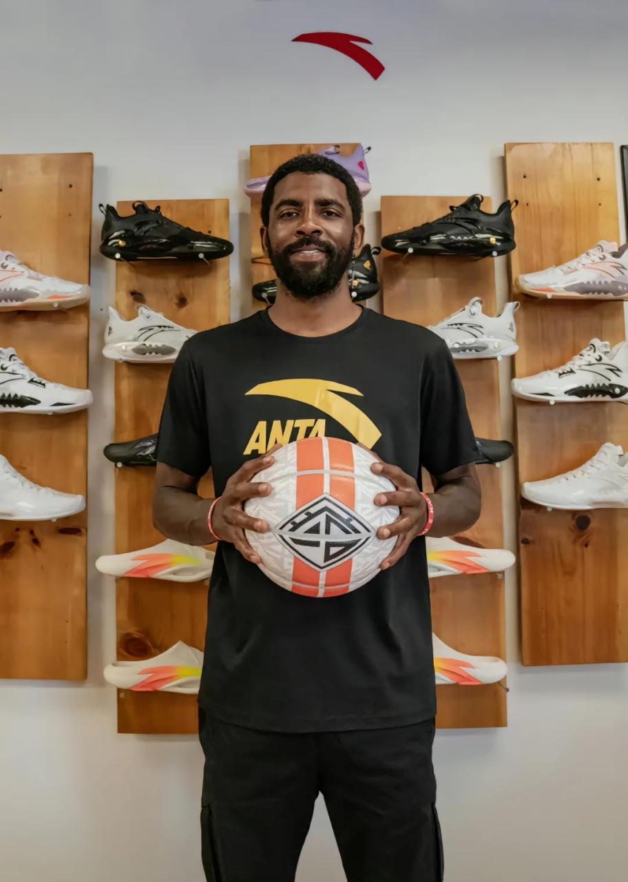 詹姆斯：斯玛特上场后的防守策略（詹姆斯解析斯玛特登场后的防守对策）