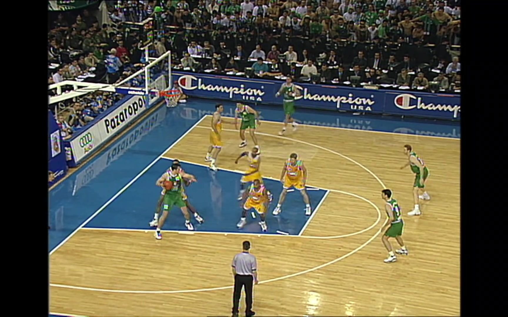 梅西世界波破门 帮助球队全取三分（梅西轰世界波建功 助球队带走三分）